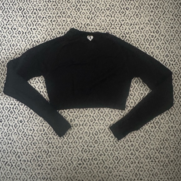 Women’s best black activewear top - Picture 2 of 2